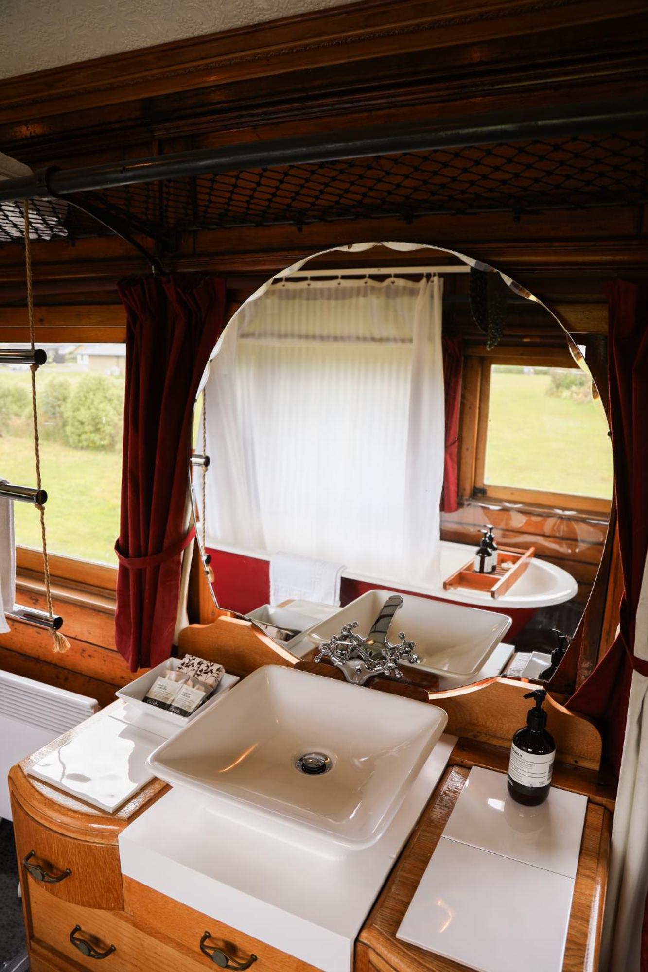 Te Anau Lodge מראה חיצוני תמונה