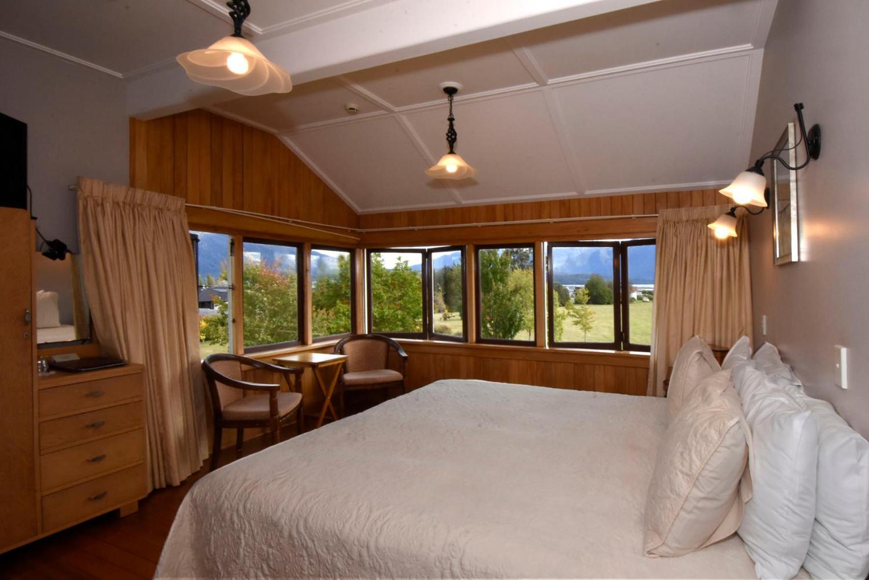 Te Anau Lodge מראה חיצוני תמונה